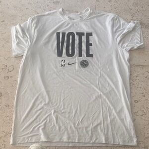 Nike NBA White 'VOTE' Graphic Men's T-Shirt size L